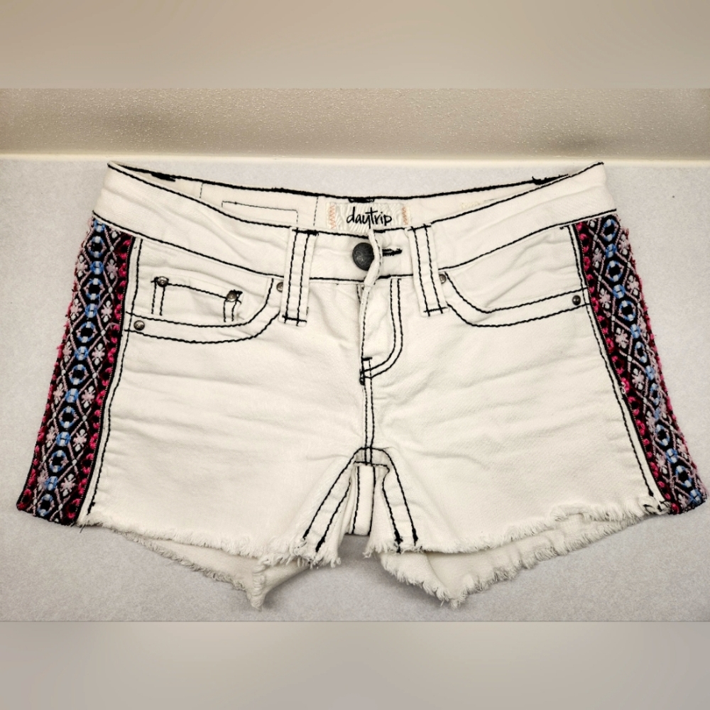 Daytrip Capricorn shorts